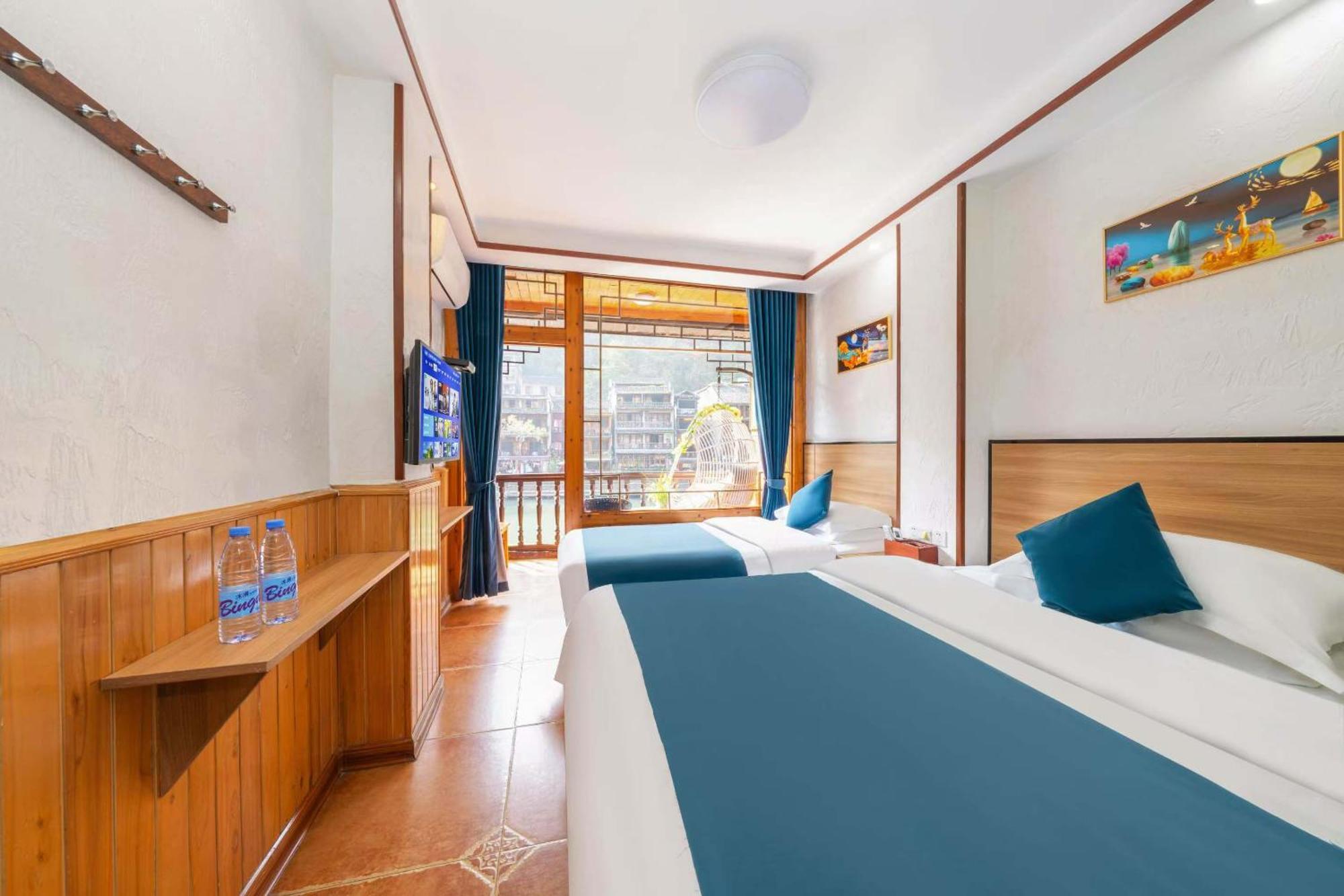 Fenghuang Memory Linjiang Inn Εξωτερικό φωτογραφία