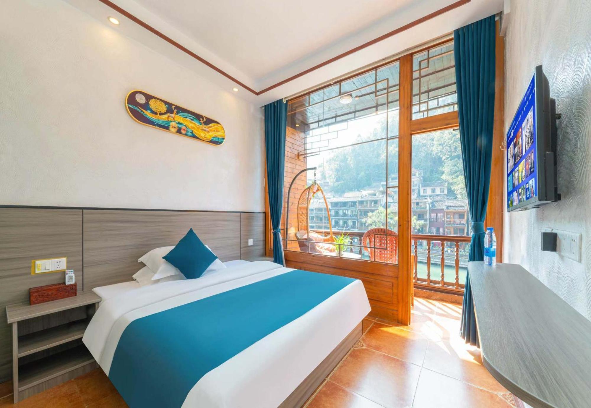 Fenghuang Memory Linjiang Inn Εξωτερικό φωτογραφία