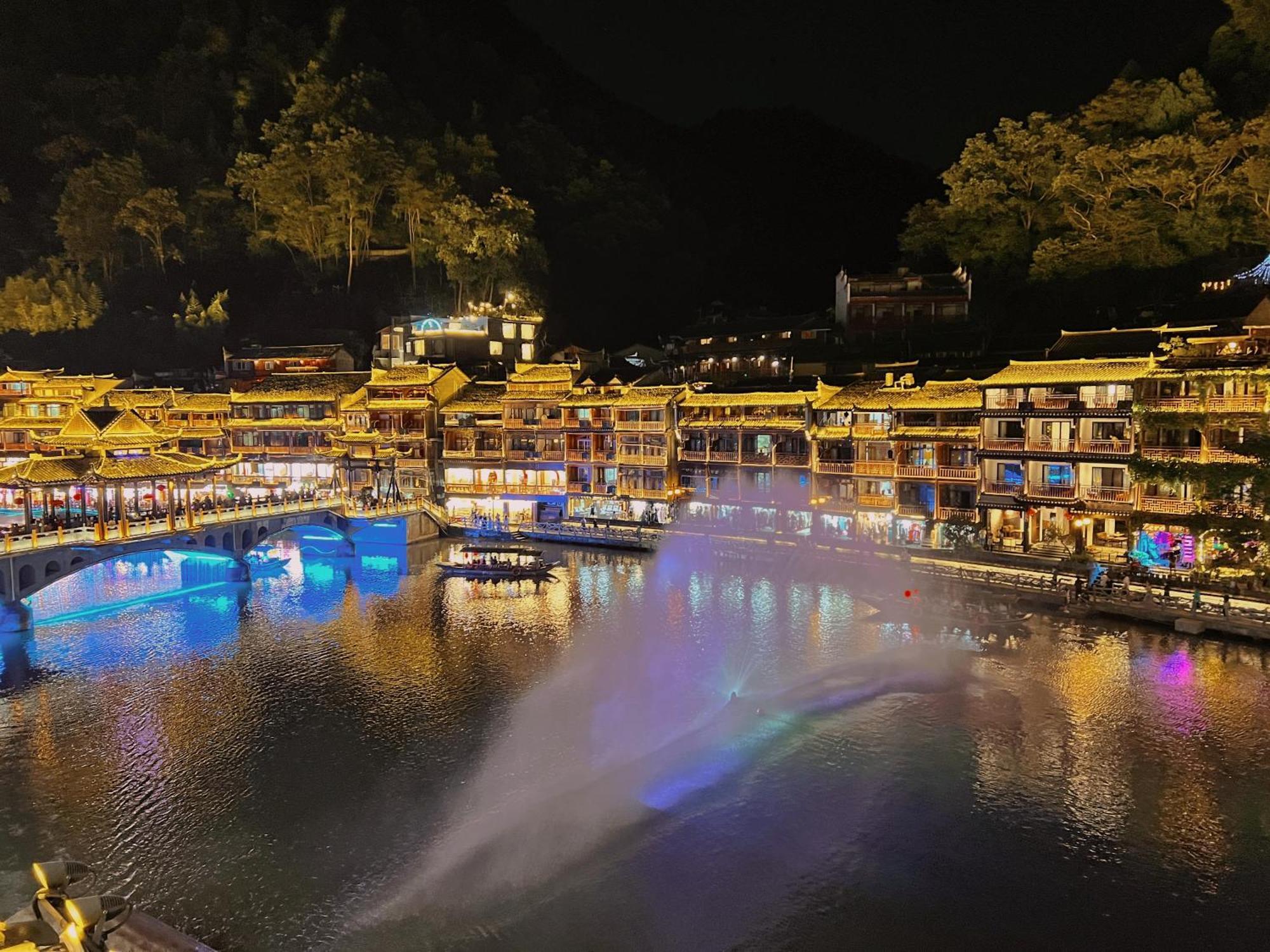 Fenghuang Memory Linjiang Inn Εξωτερικό φωτογραφία